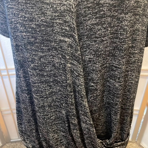 *Calvin Klein Heathered Gray Soft Short Sleeved Top - Picture 2 of 7